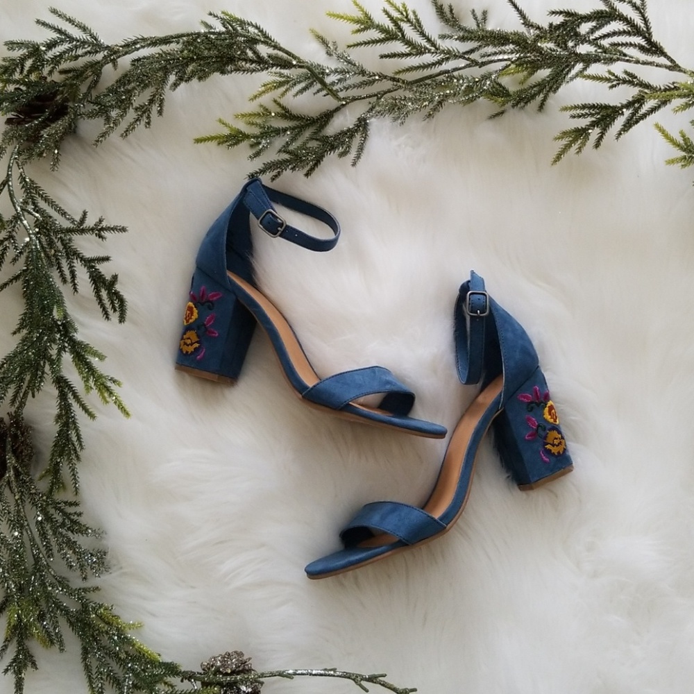 Royal blue ankles strap heels